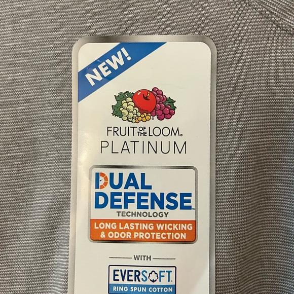 Mens Gray V-Neck T-Shirt Size Medium New With Tags - Picture 4 of 7